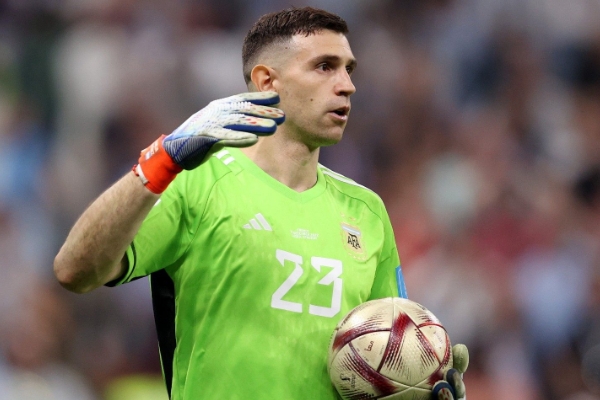 莫佩調(diào)侃撞傷萊諾成就大馬?。骸半y道他不應該對我心存感激嗎？”